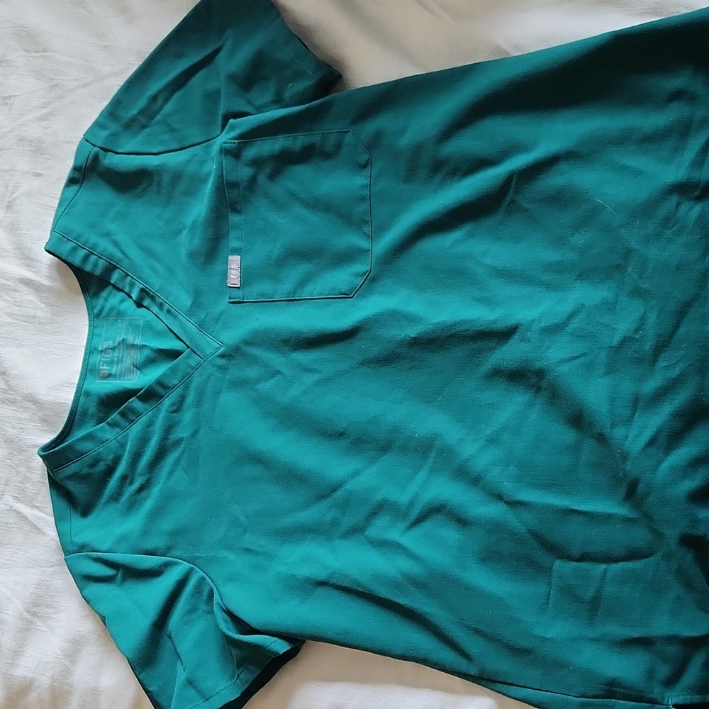 Figs Scrub Top